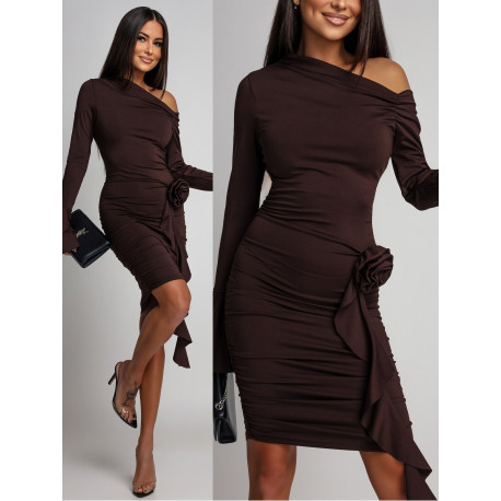 Oldalt húzott ruha levehető rózsával (barna)