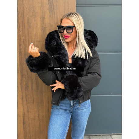 Bézs kapucnis szőrmés kabát