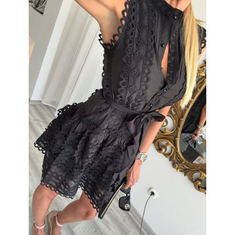 Fekete madeirás ruha