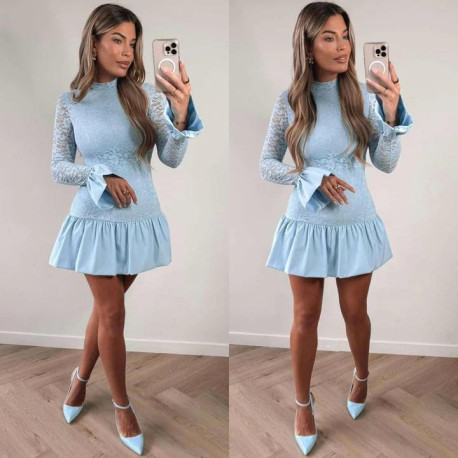 Törtfehér fodros csipkés ruha